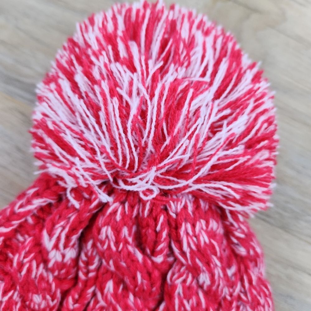 🩵Gertex Red Cable Knit Puff Topper Beanie Hat One Size - Picture 4 of 8